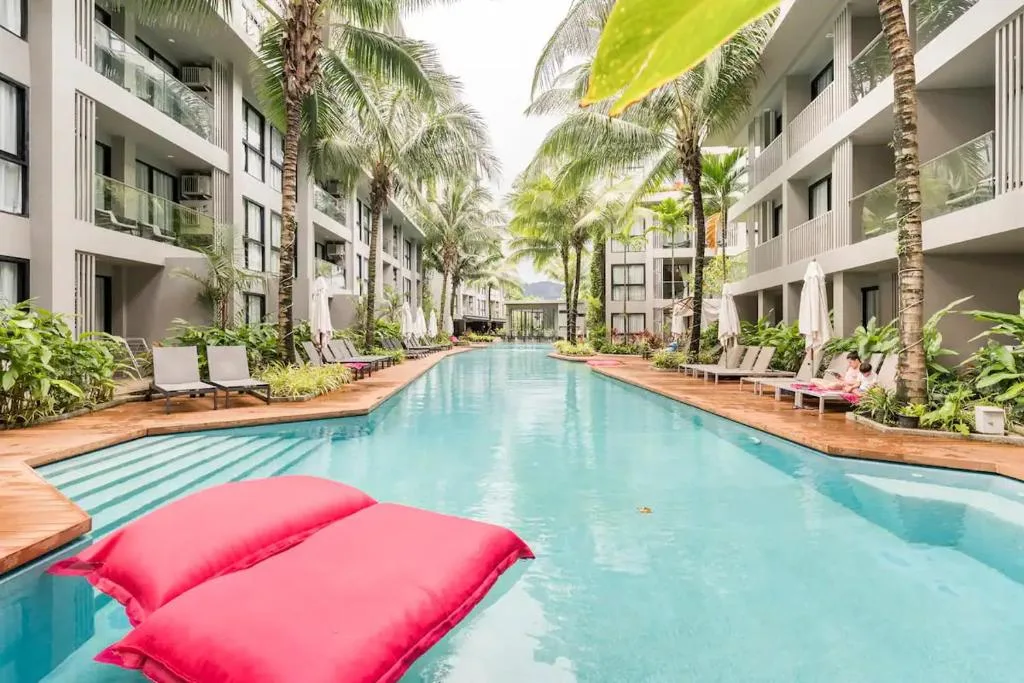 1BR at Diamond Condominium, unit D306