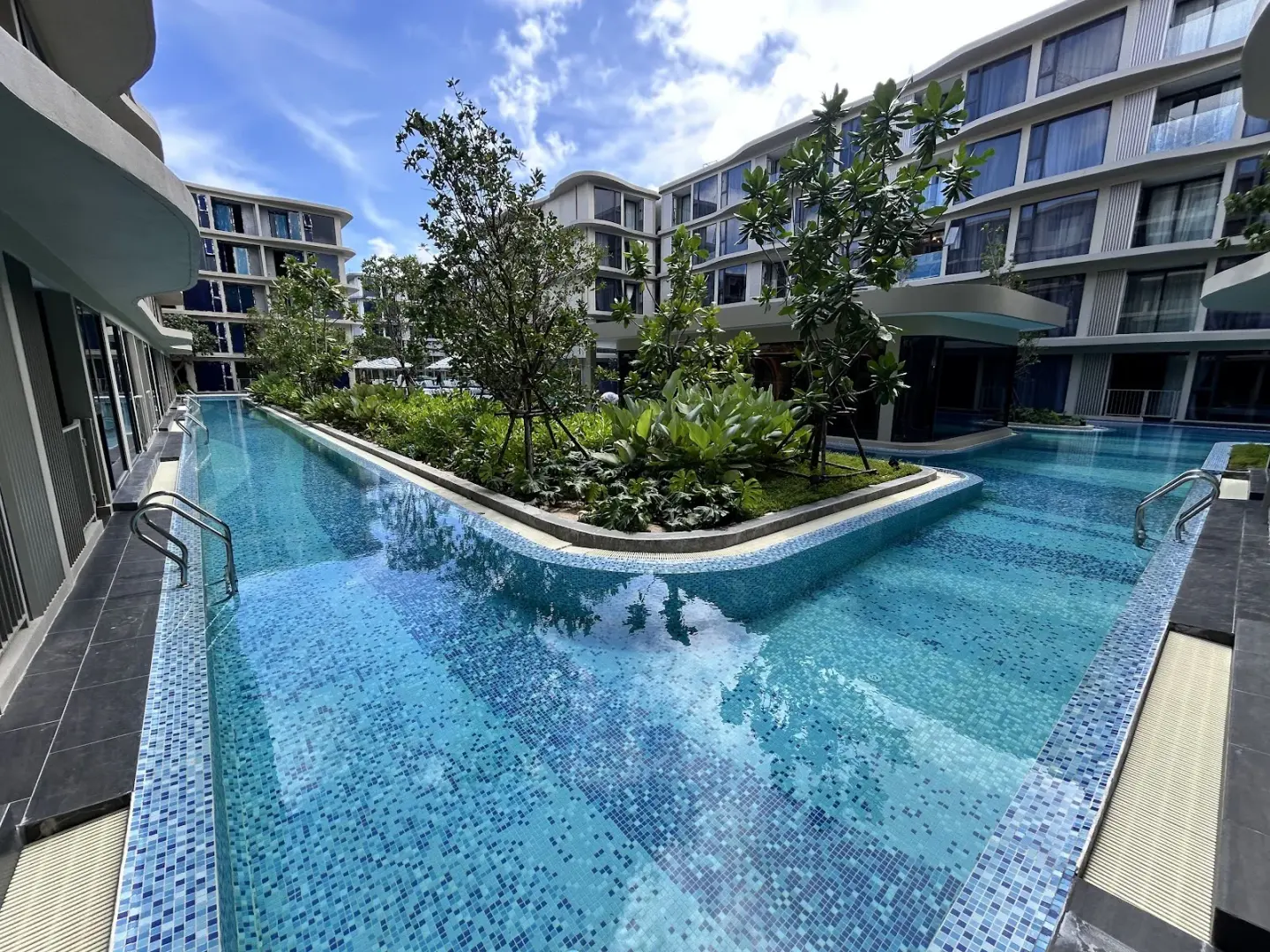 Апартаменты в Bellevue Beachfront BangTao — C422